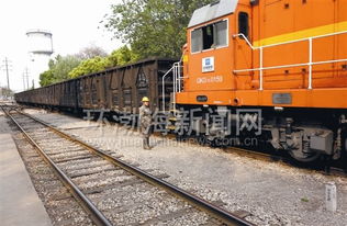 唐钢物流加速推进“公转铁”实施，洗扫车助力绿色转型